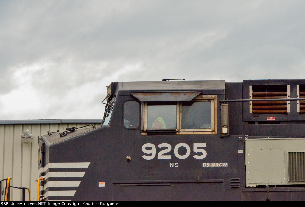 NS D9-40CW Locomotive